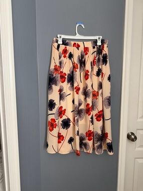 Amazon Floral Pleated Midi Skirt in Beige with Red & Navy Flowers